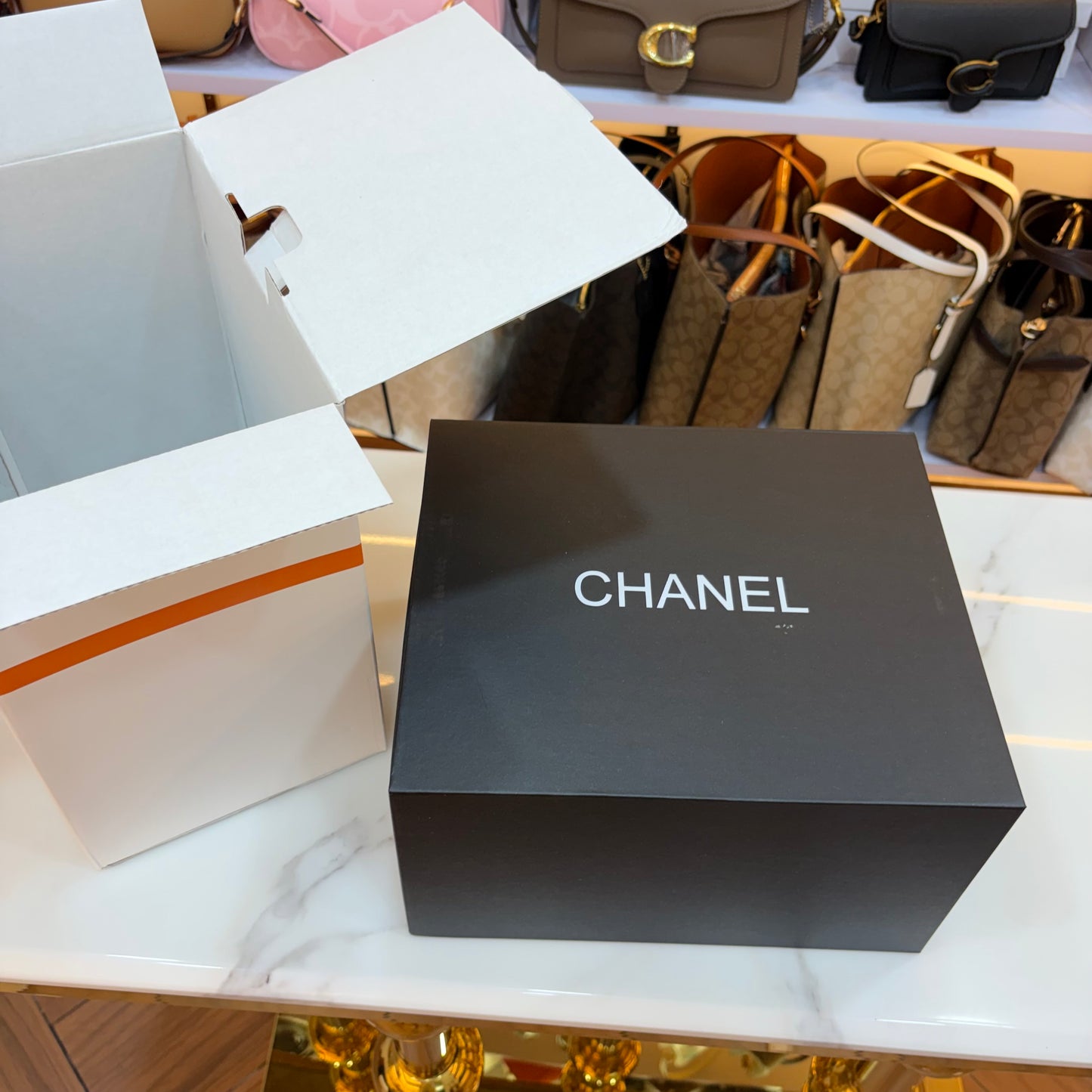 Chanel 25 Small Handbag - Wine