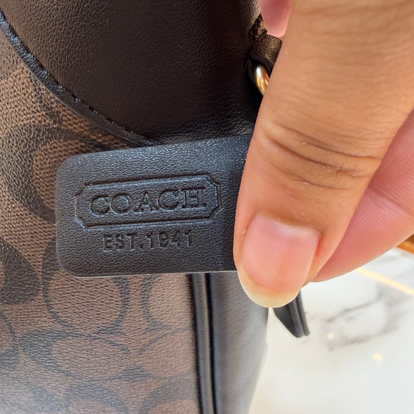 CH shoulder - Coffee Black