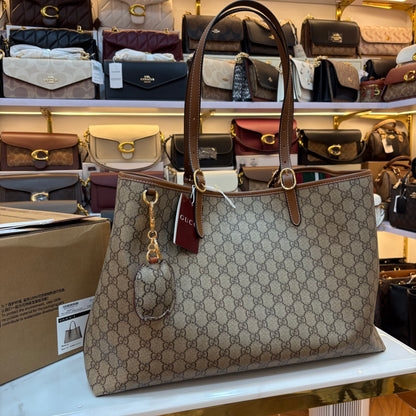 GG Emblem Large Tote (Ultra Premium)