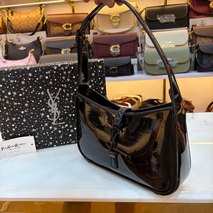 YSL LE 5 À 7 IN EMBOSSED PATENT LEATHER Gloss Black