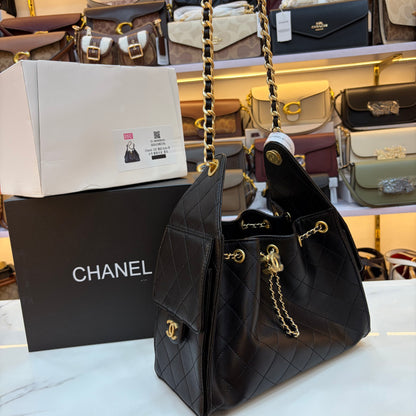 Chanel 25 Medium Handbag - Black