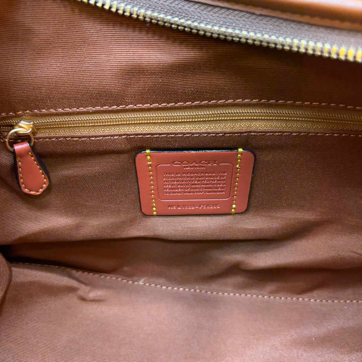 CH Laurel Shoulder Bag - Signature  Apricot