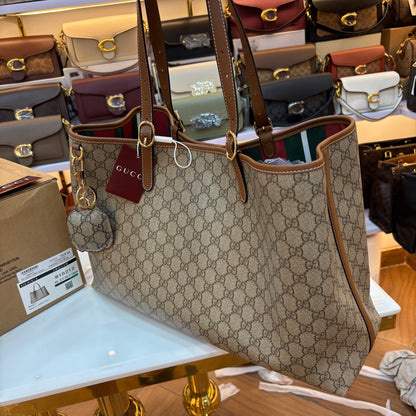 GG Emblem Large Tote (Ultra Premium)