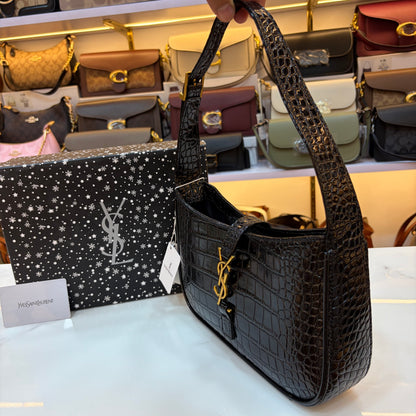 YSL LE 5 À 7 IN CROCODILE-EMBOSSED PATENT LEATHER Black