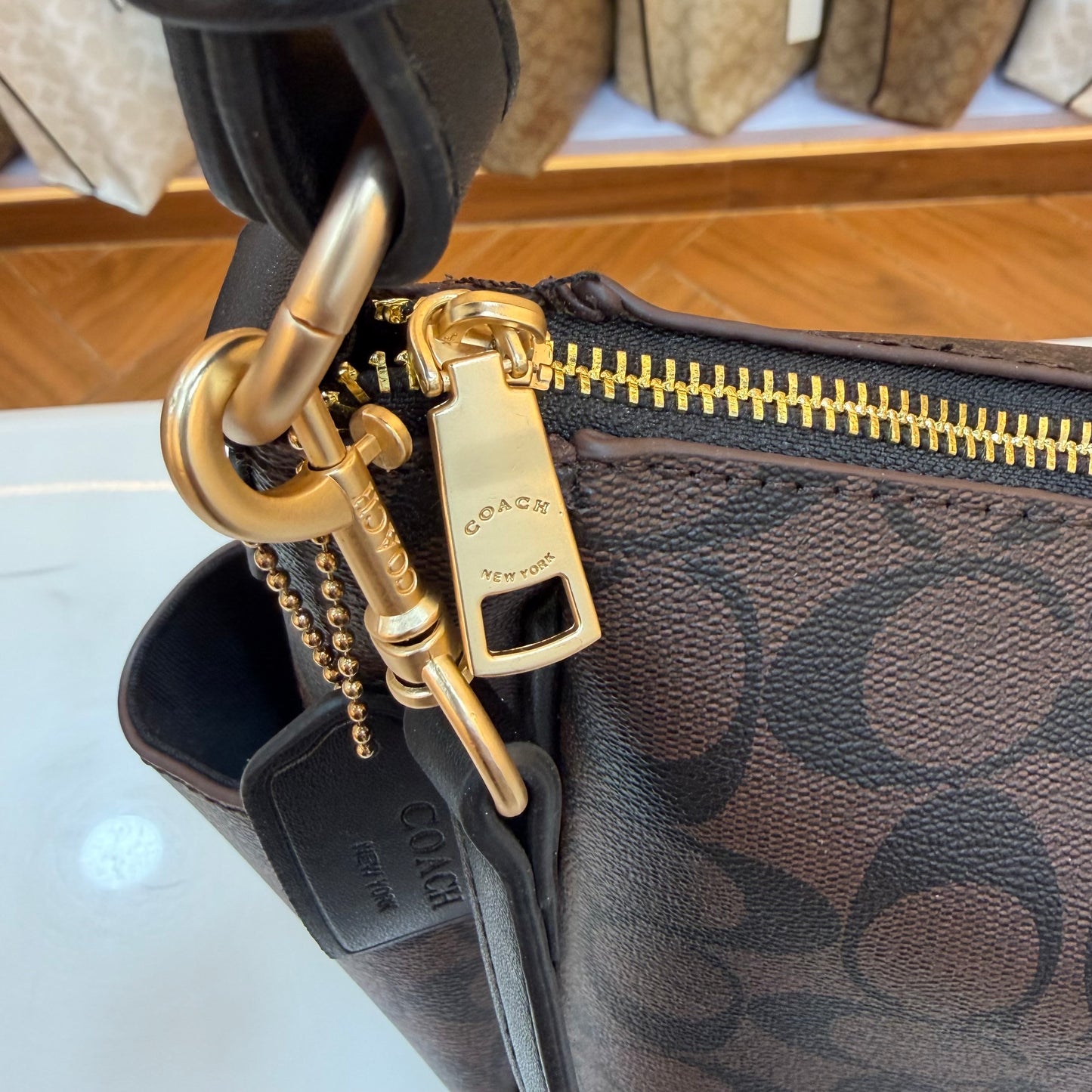 COCH LAUREL Shoulder Bag - Coffee