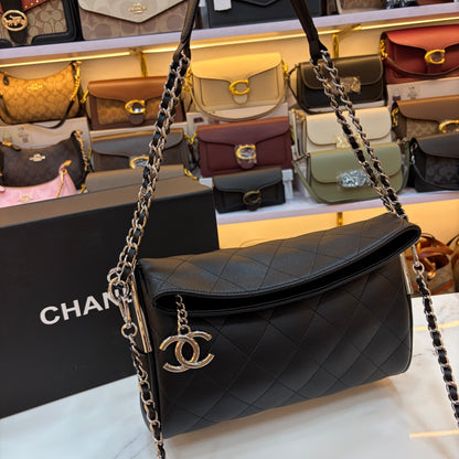 CHNL Matelasse Quilted Leather Shoulder Bag - Black