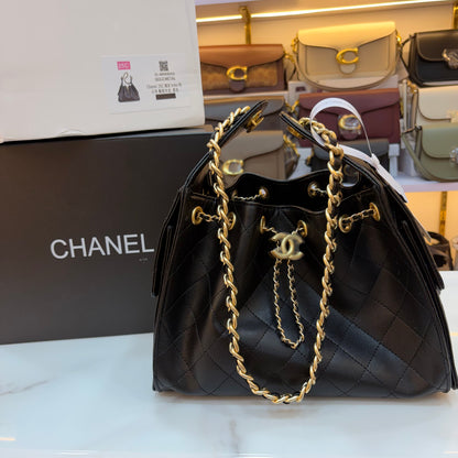 Chanel 25 Medium Handbag - Black