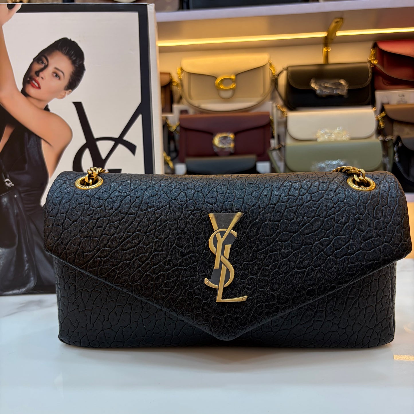 YSL CALYPSO MEDIUM IN GRAINED LEATHER - BLACK