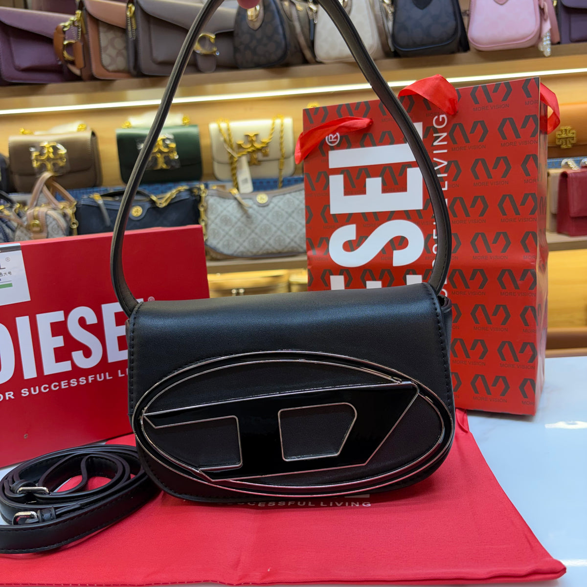 DSL 1DR Shoulder Bag - Black