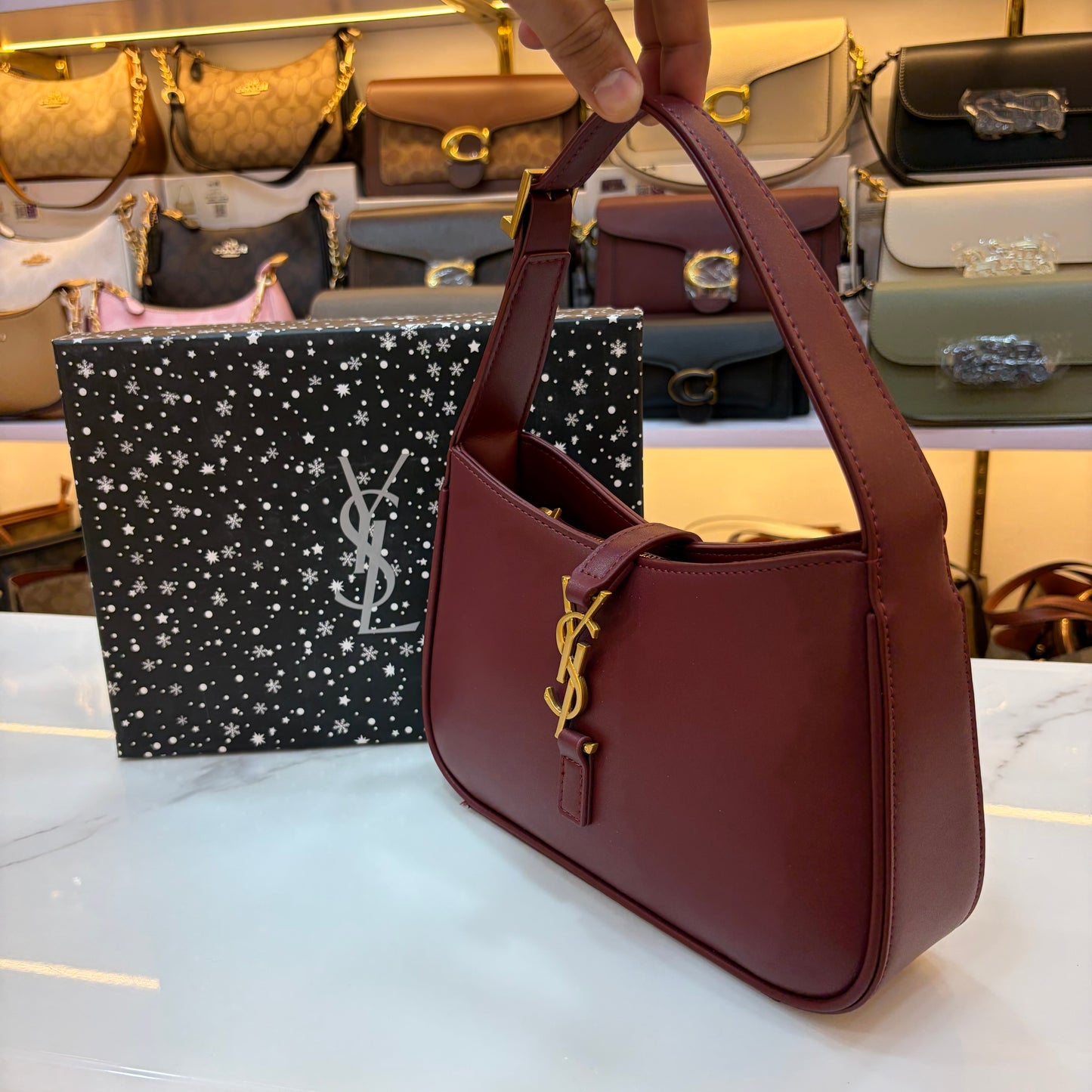 YSL LE 5 À 7 IN MATTE PATENT LEATHER Wine