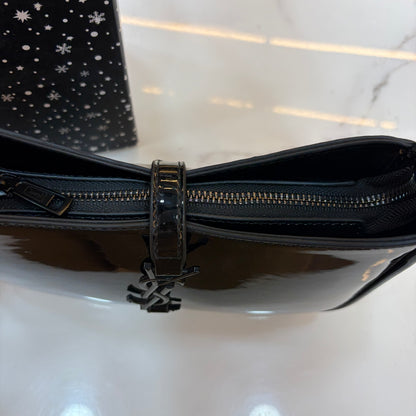 YSL LE 5 À 7 IN EMBOSSED PATENT LEATHER Gloss Black