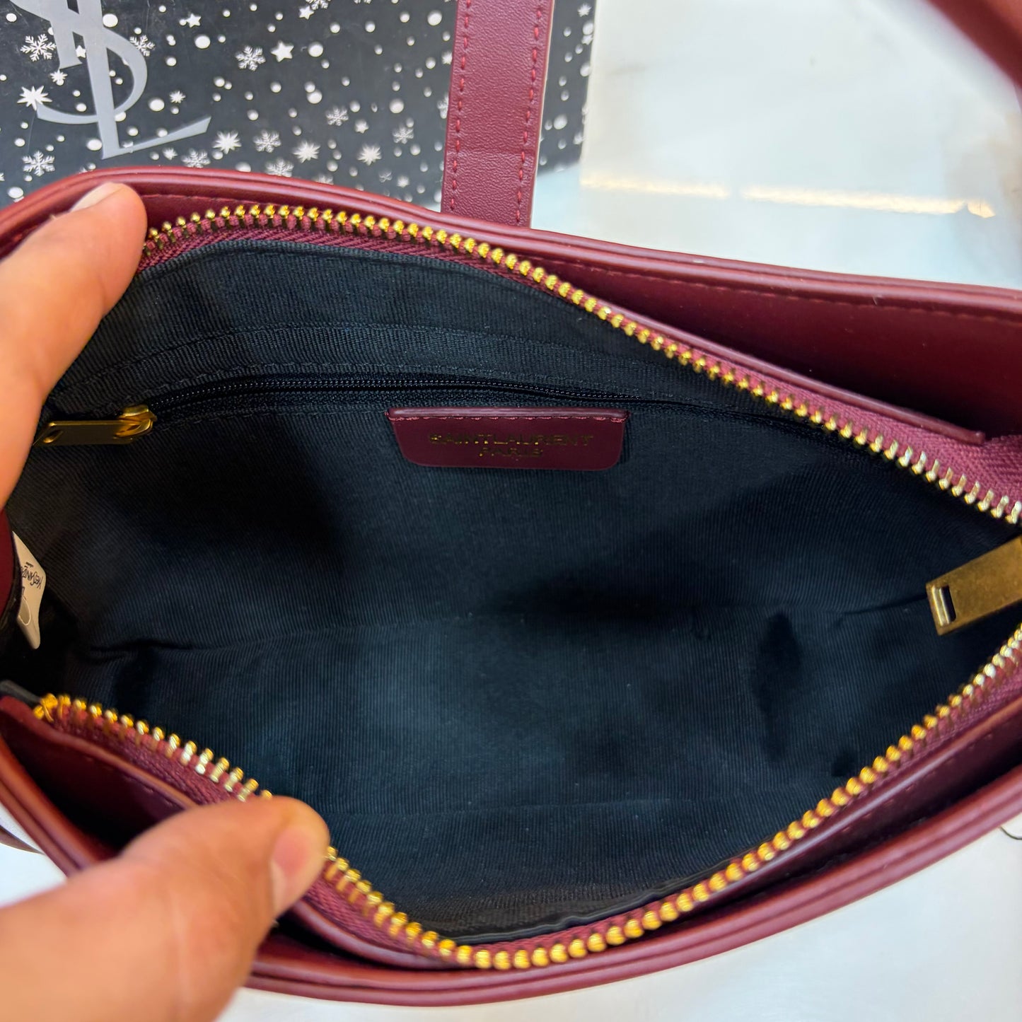 YSL LE 5 À 7 IN MATTE PATENT LEATHER Wine
