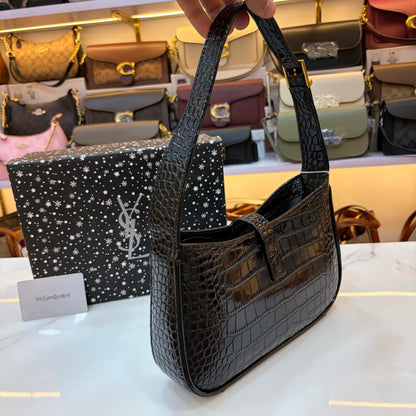 YSL LE 5 À 7 IN CROCODILE-EMBOSSED PATENT LEATHER Black