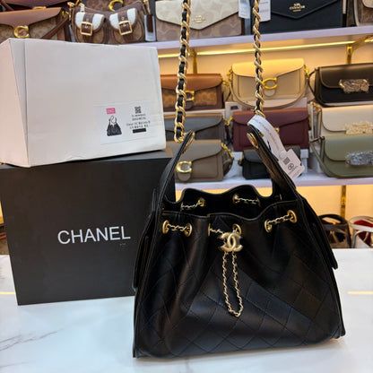 Chanel 25 Medium Handbag - Black
