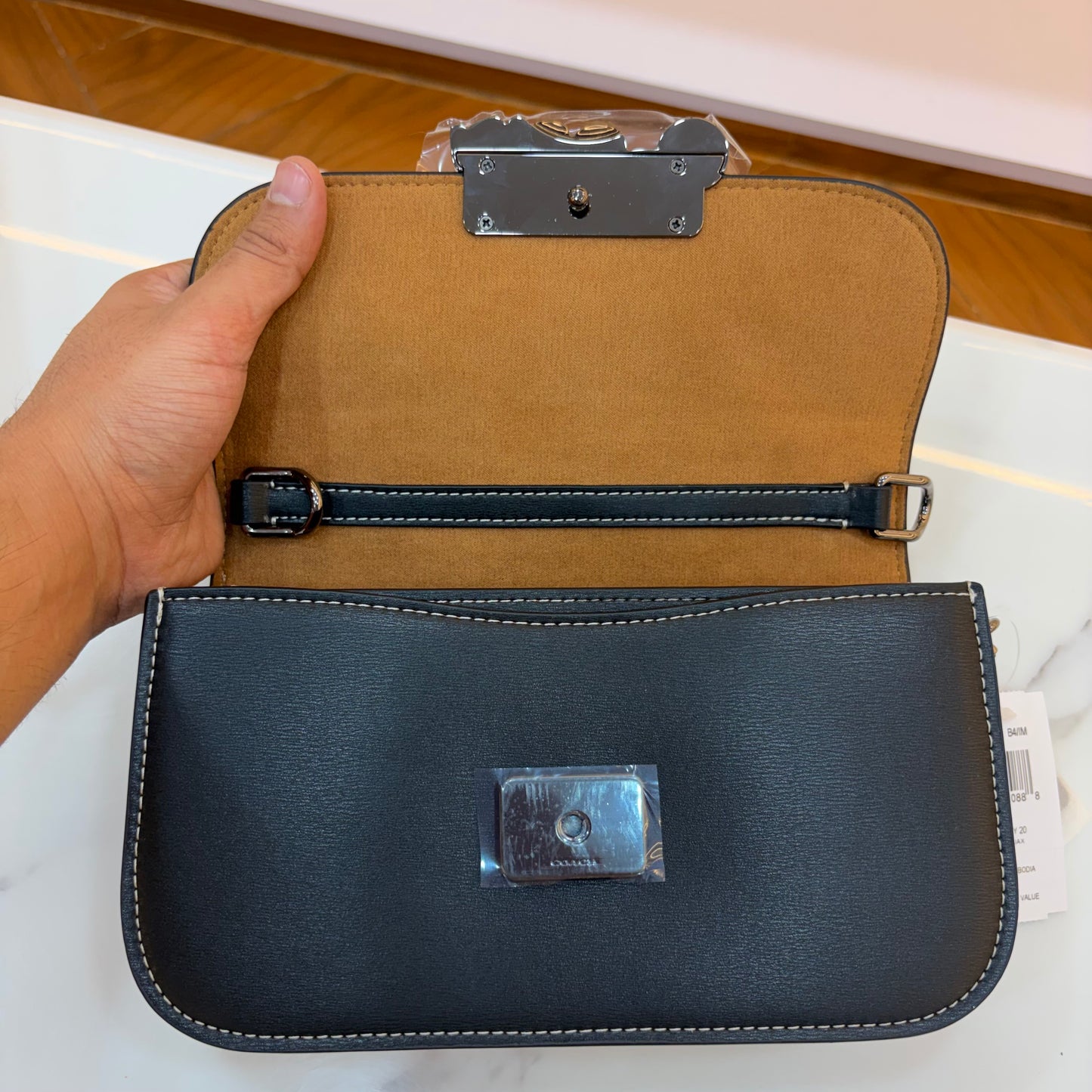 COCH HARPER Shoulder/Sling Bag - Black