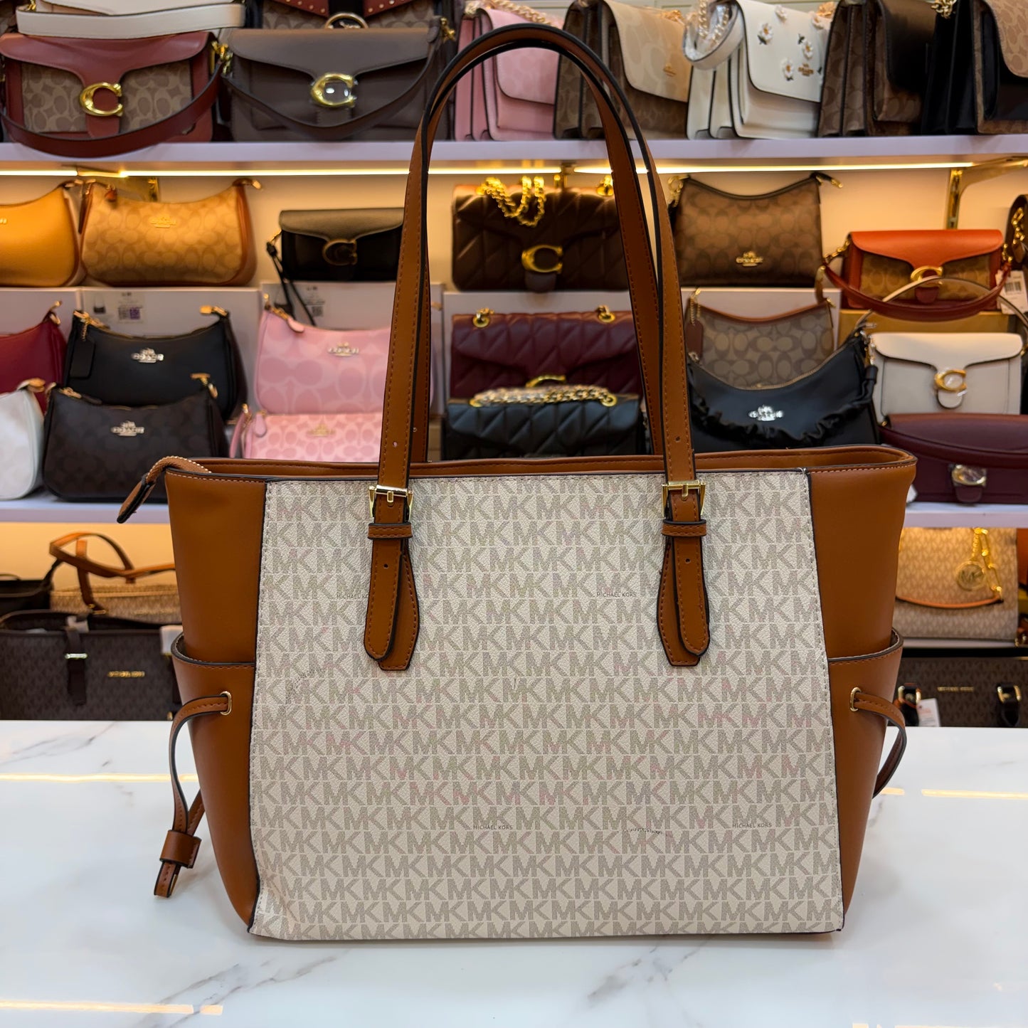 MK Gilly Large Drawstring Tote - Tan White
