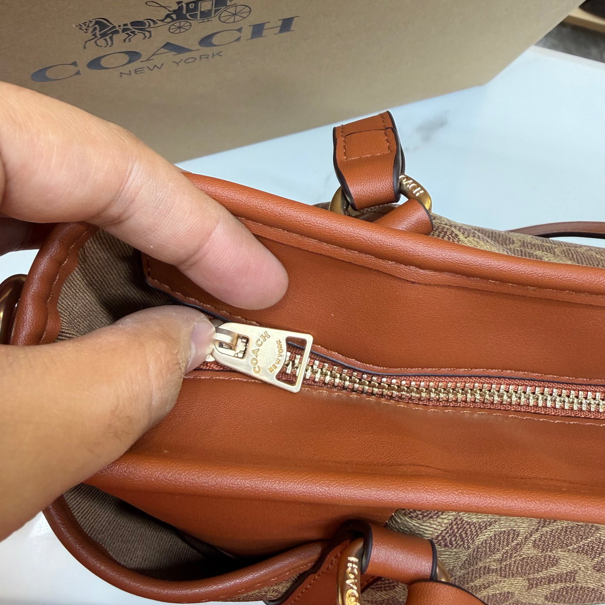 Coch Premium Tote With Wallet - Signature Colour