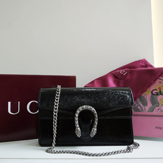 GG01 - Glossy Mini Chain Bag with Sculpted Buckle - Black