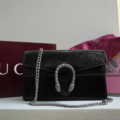 GG01 - Glossy Mini Chain Bag with Sculpted Buckle - Black