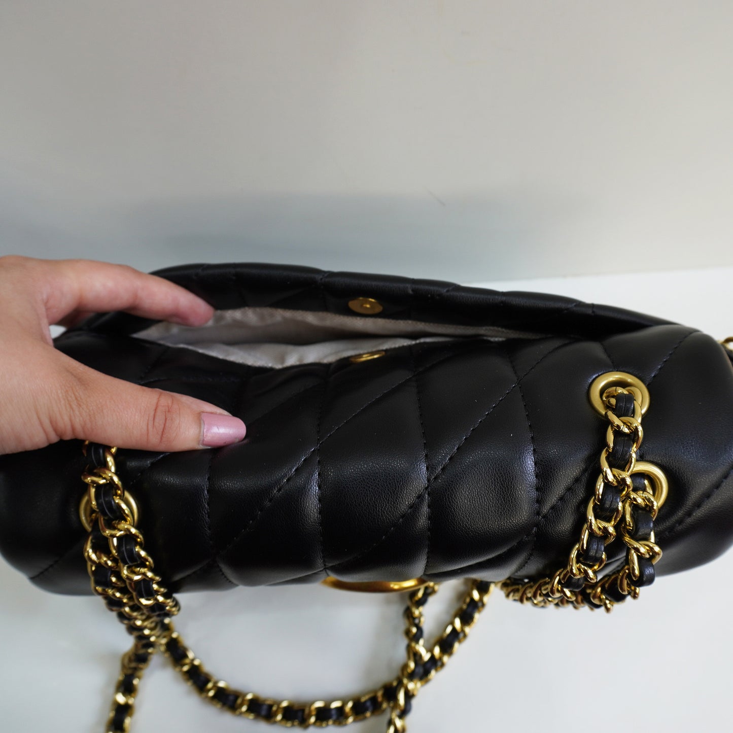 CH33 Quilted Tabby - Black