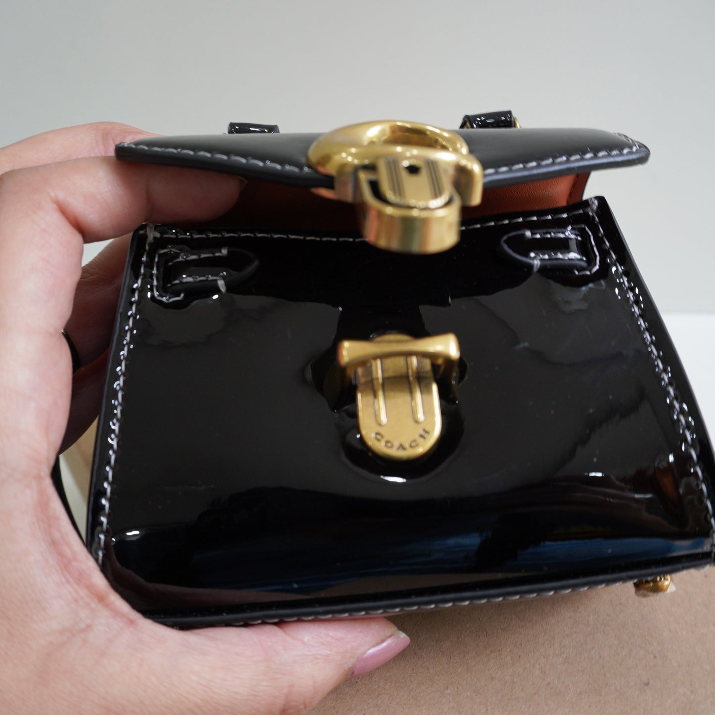 CH16 Mini Clip Sling - Glossy Black