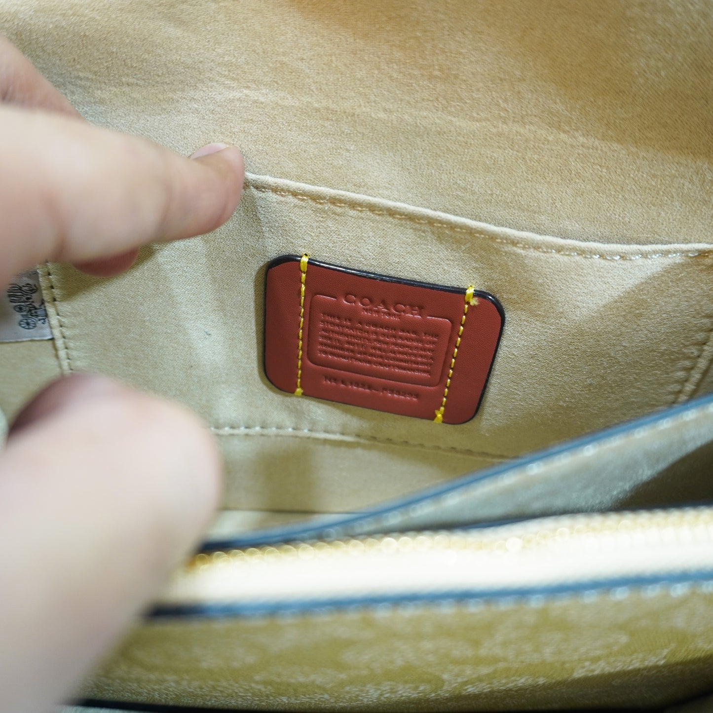 CH55 Klare Shoulder/Sling Bag - Apricot white