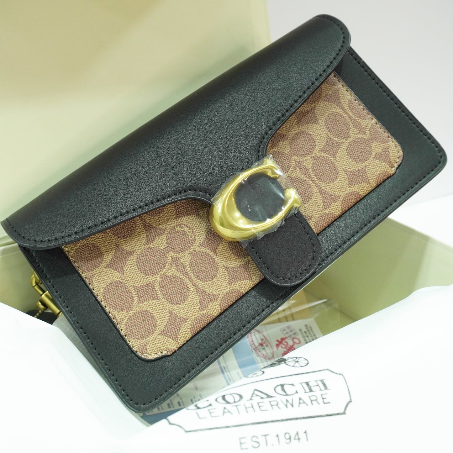 CH Tabby (26) - Black/Apricot Double Box