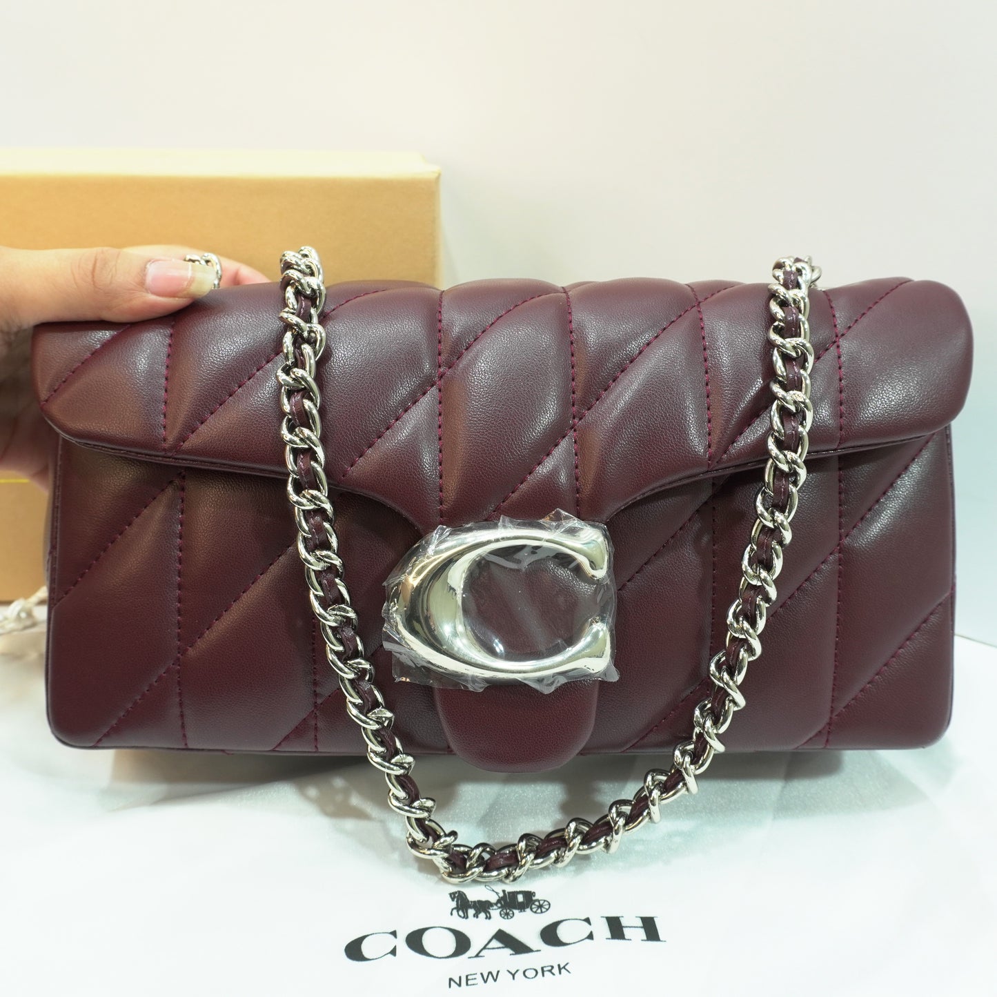 CH C Label (26)- QUILTED - Wine