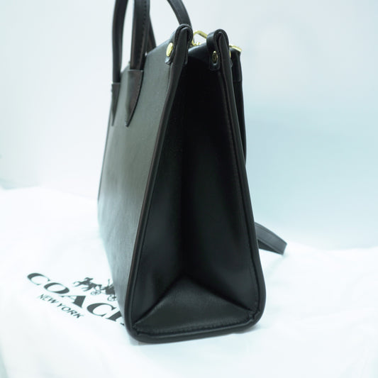 CH011 - Tote - Black