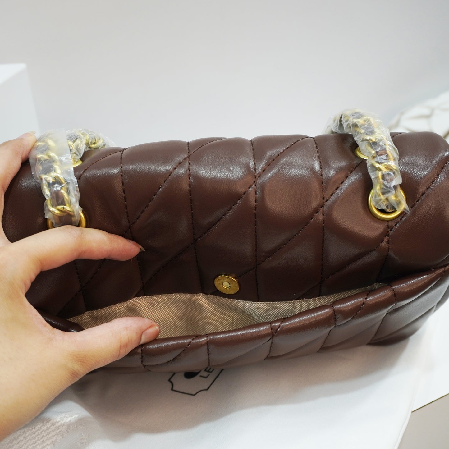 CH Tabby (26) - Quilted - Chocolate