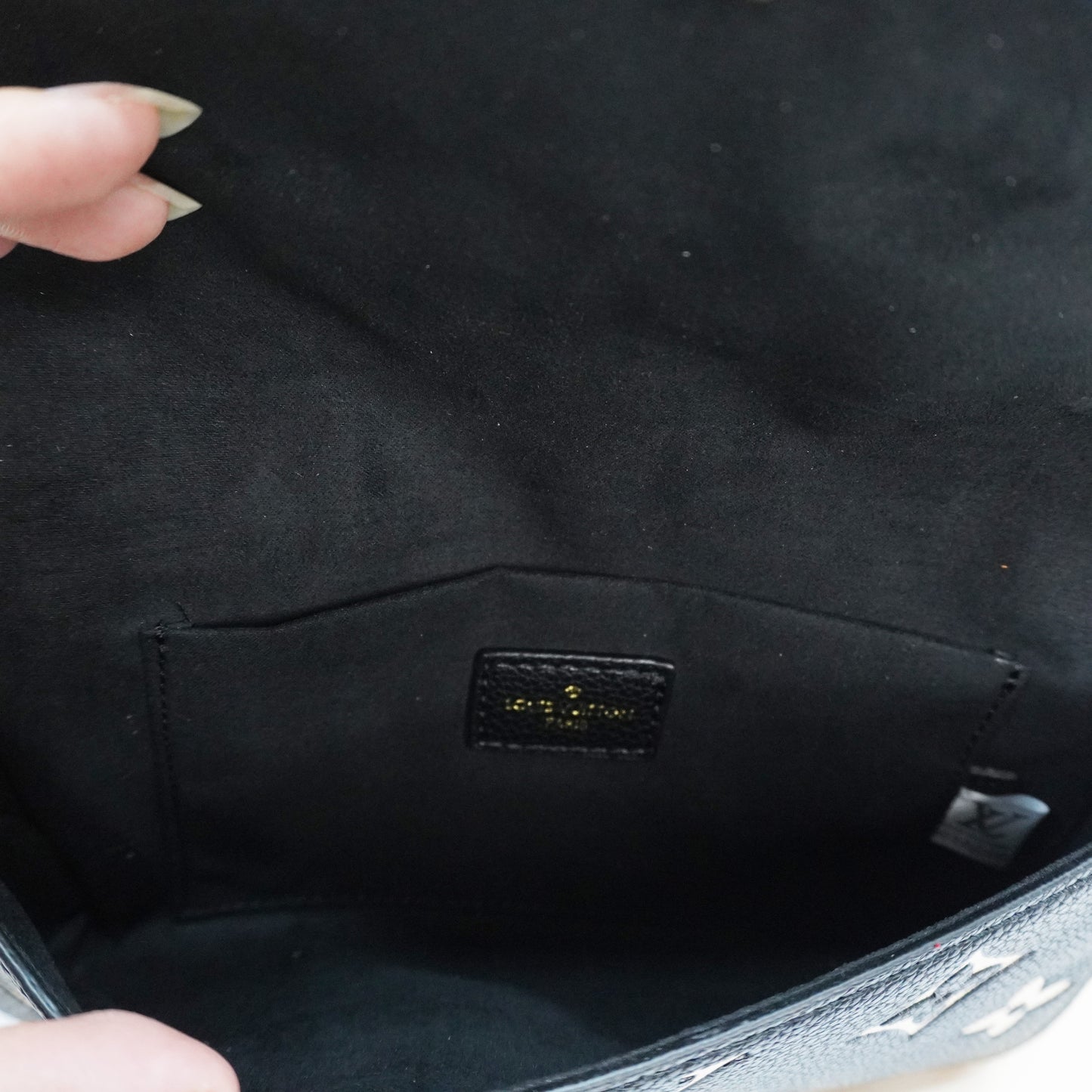 LV222 - Sling - Black Monogram 3 in 1