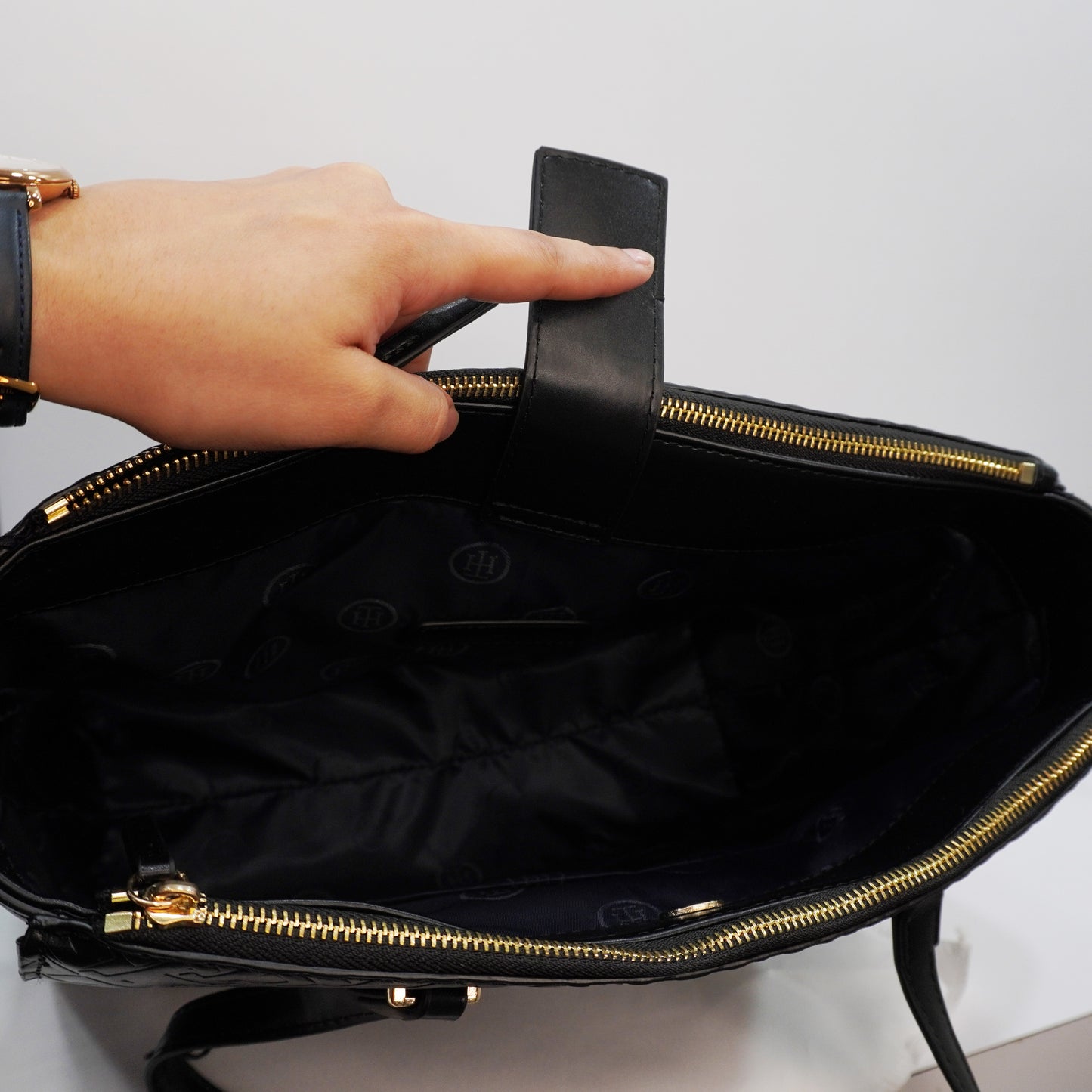 TH199 - Tote - Black