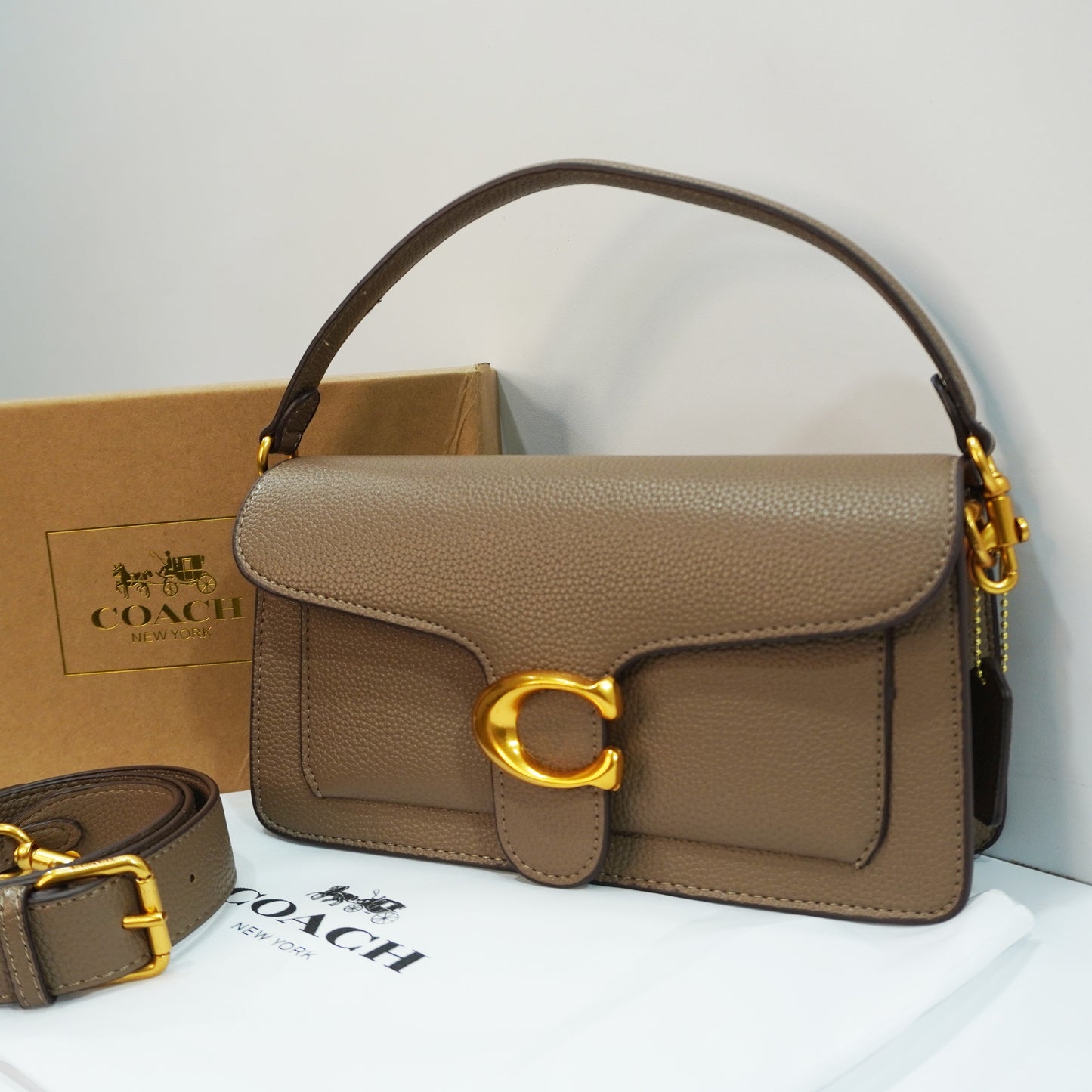 CH C Label 26 - Shoulder/Sling - Mouse (With white box)