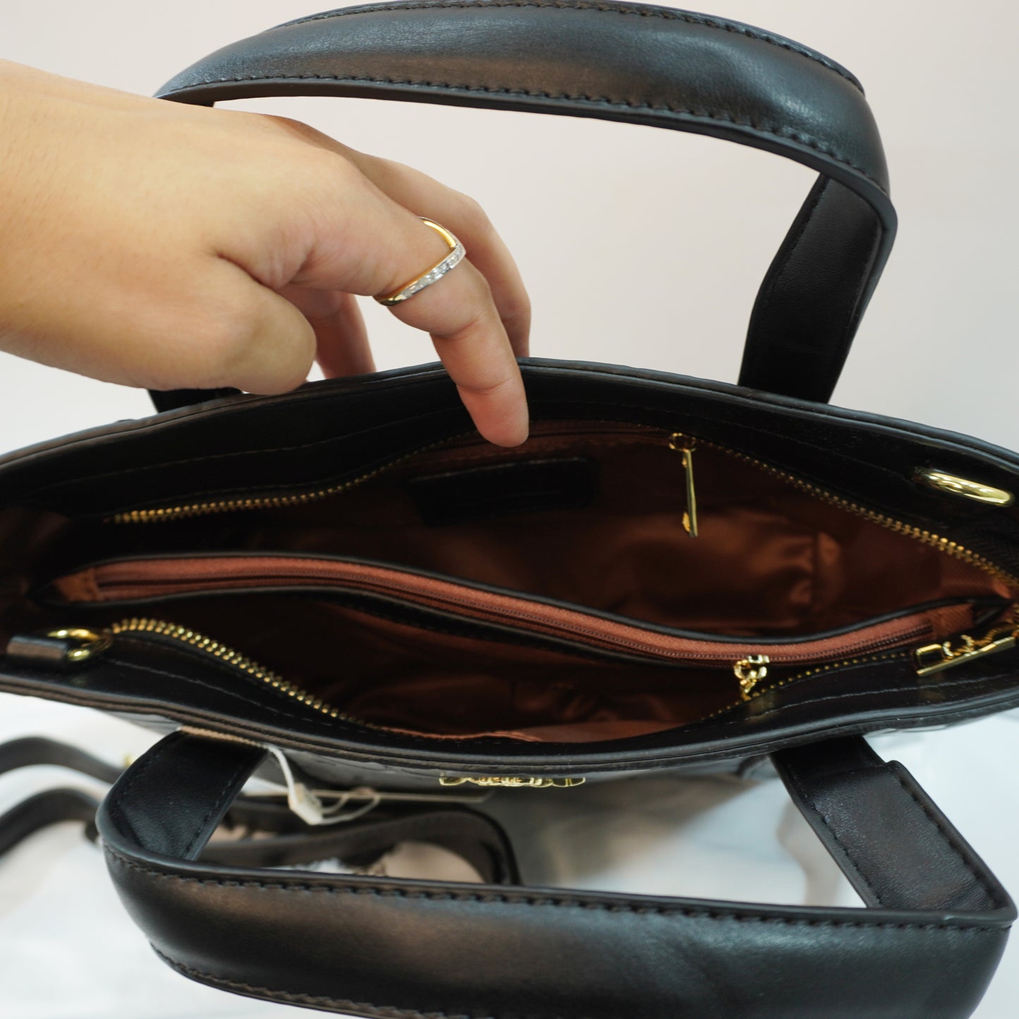 CH556 - Satchel/Sling - Black