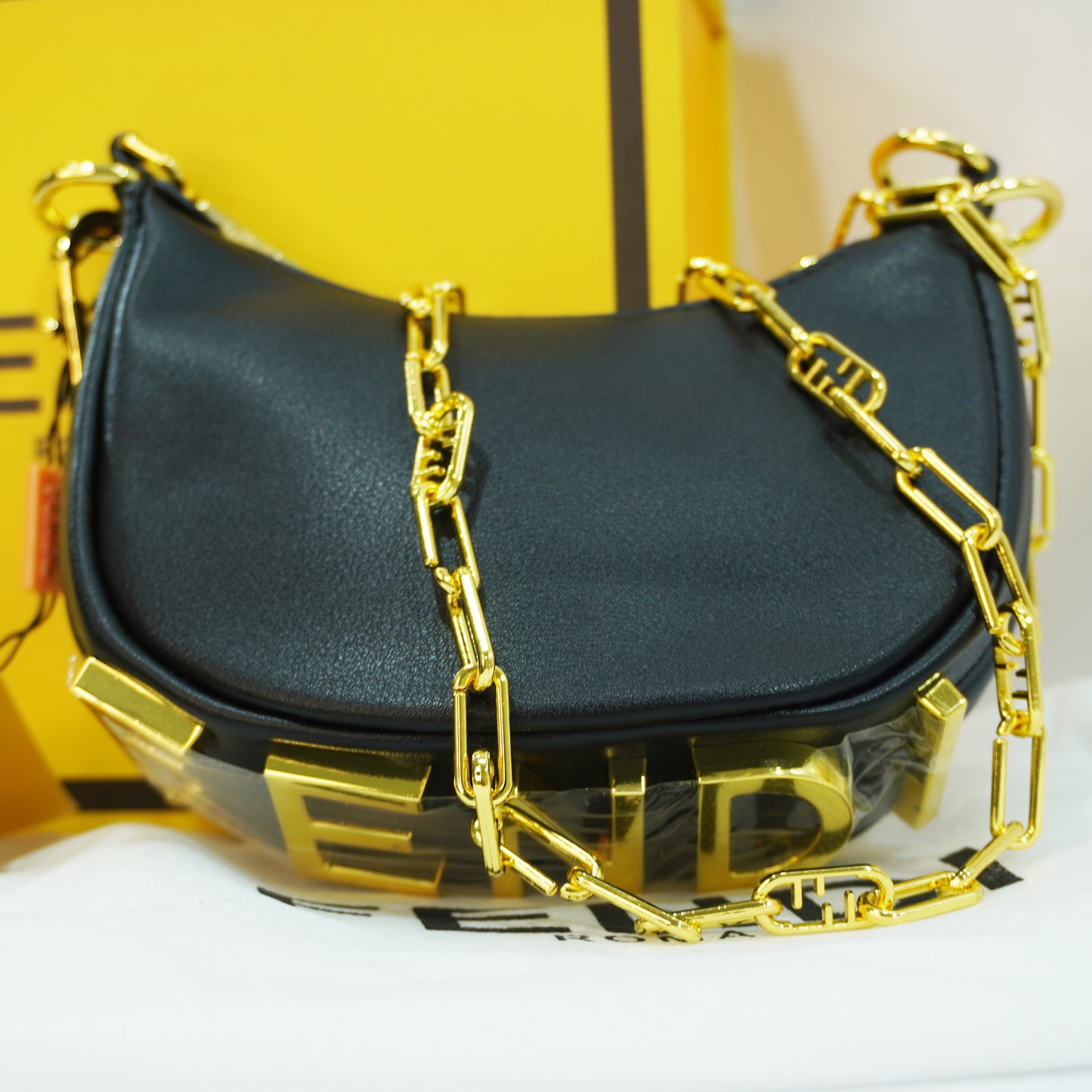 FND567 - Sling - Black