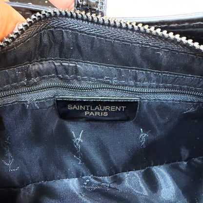 YSL LE 5 À 7 IN EMBOSSED PATENT LEATHER Gloss Black