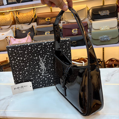 YSL LE 5 À 7 IN EMBOSSED PATENT LEATHER Gloss Black