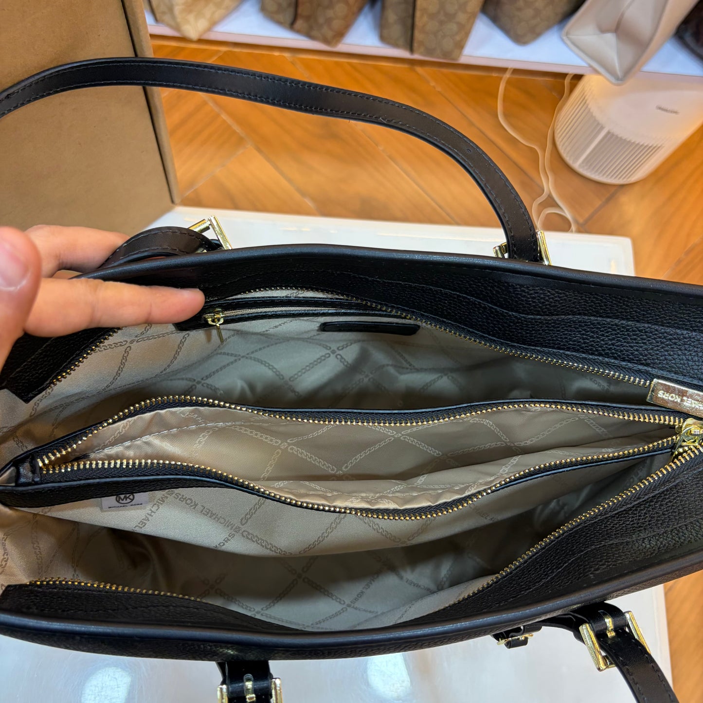 MK Quinn Full Size Top Zip Tote Bag - Black