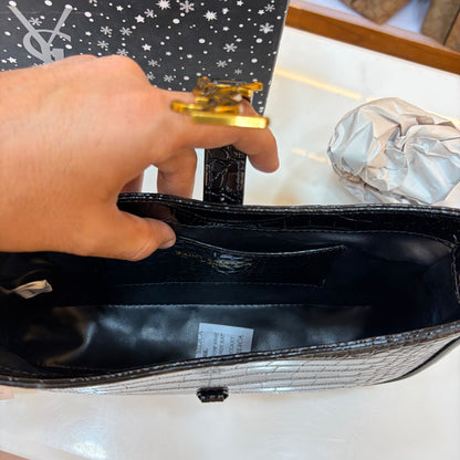 YSL LE 5 À 7 IN EMBOSSED PATENT LEATHER Gloss Black