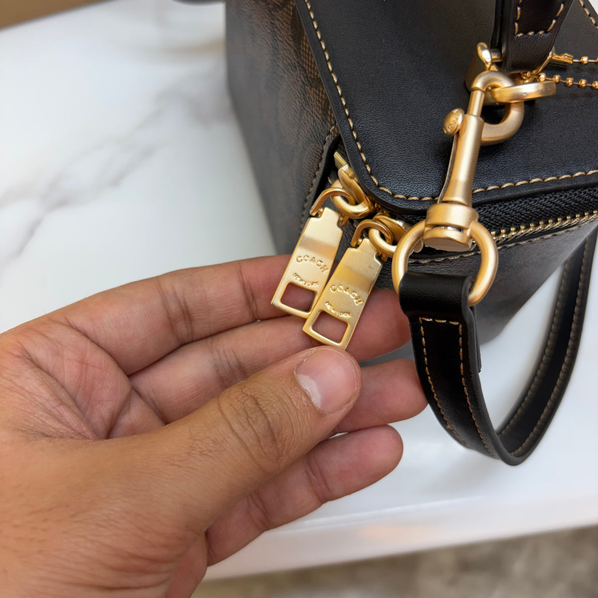 Coch Rainer Crossbody Bag - Coffee Colour