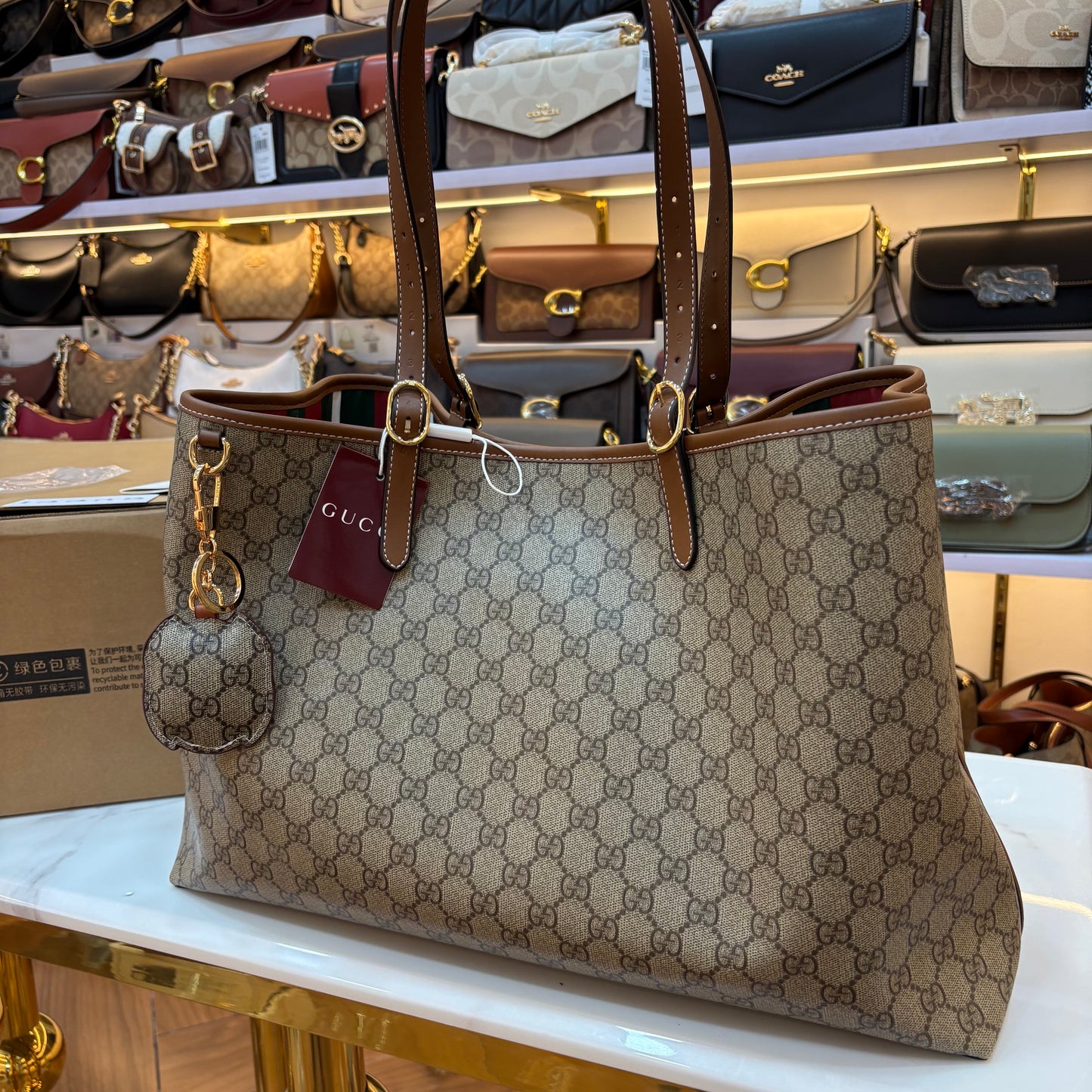 GG Emblem Large Tote (Ultra Premium)