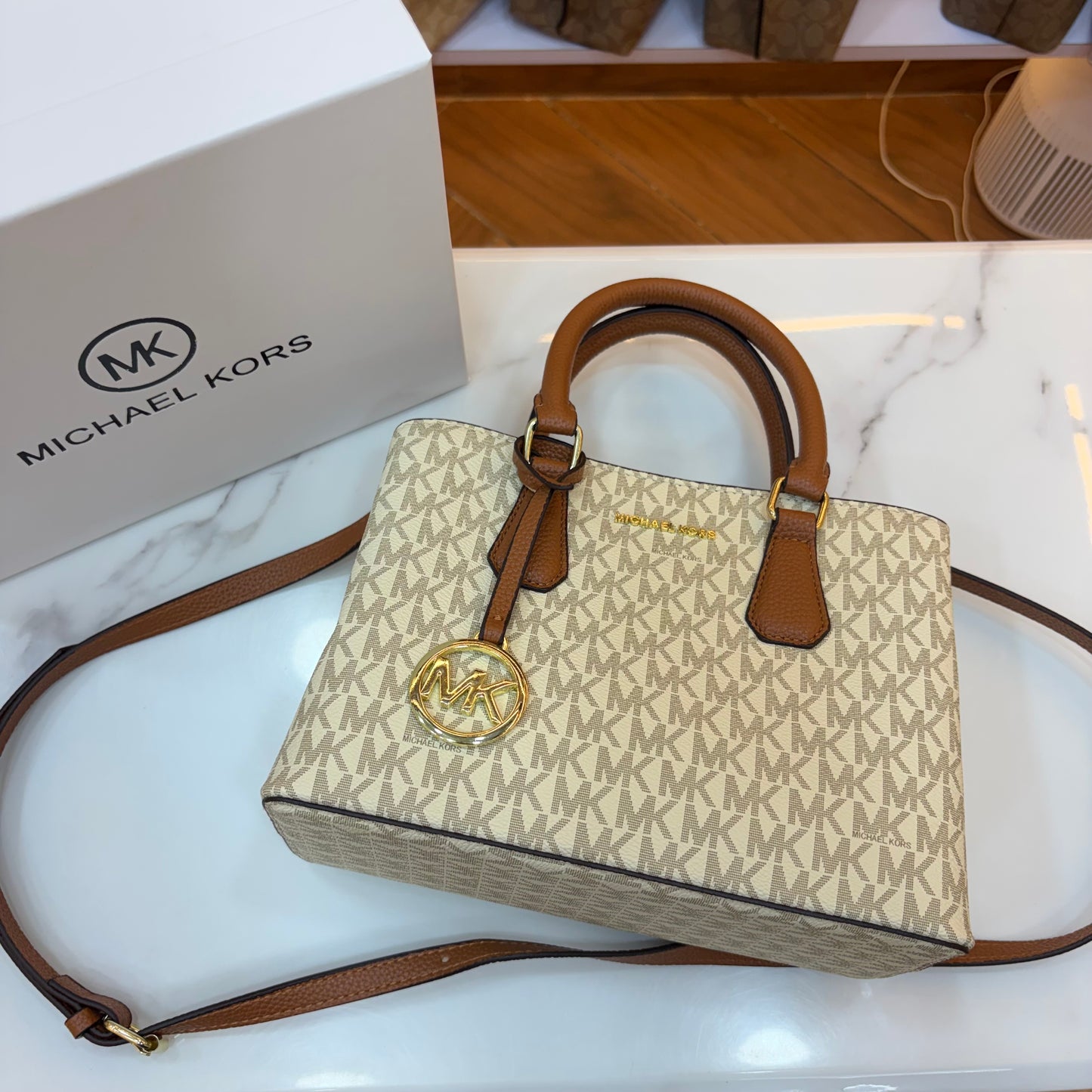 MK Sheila Medium Satchel - White