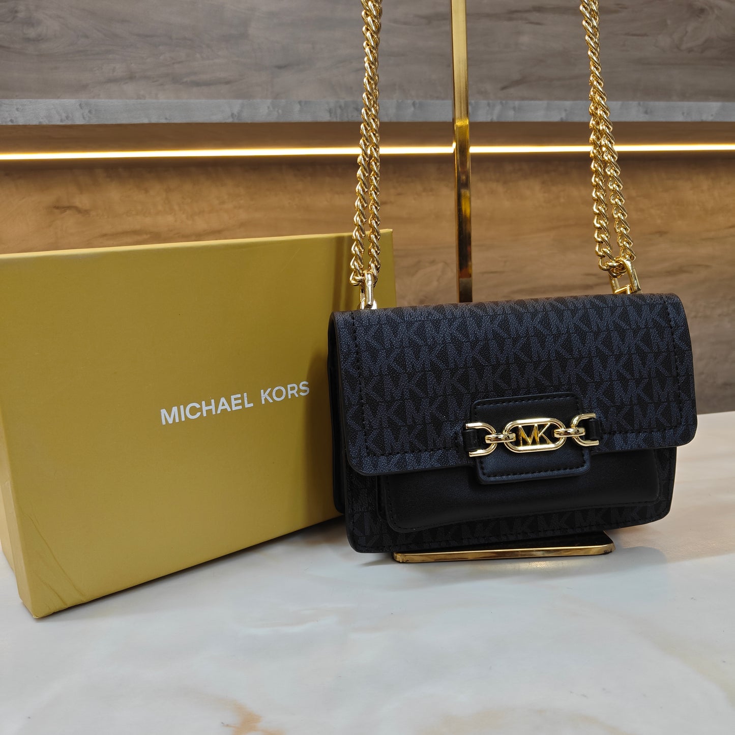 MK Hethr Sling Bag - Black