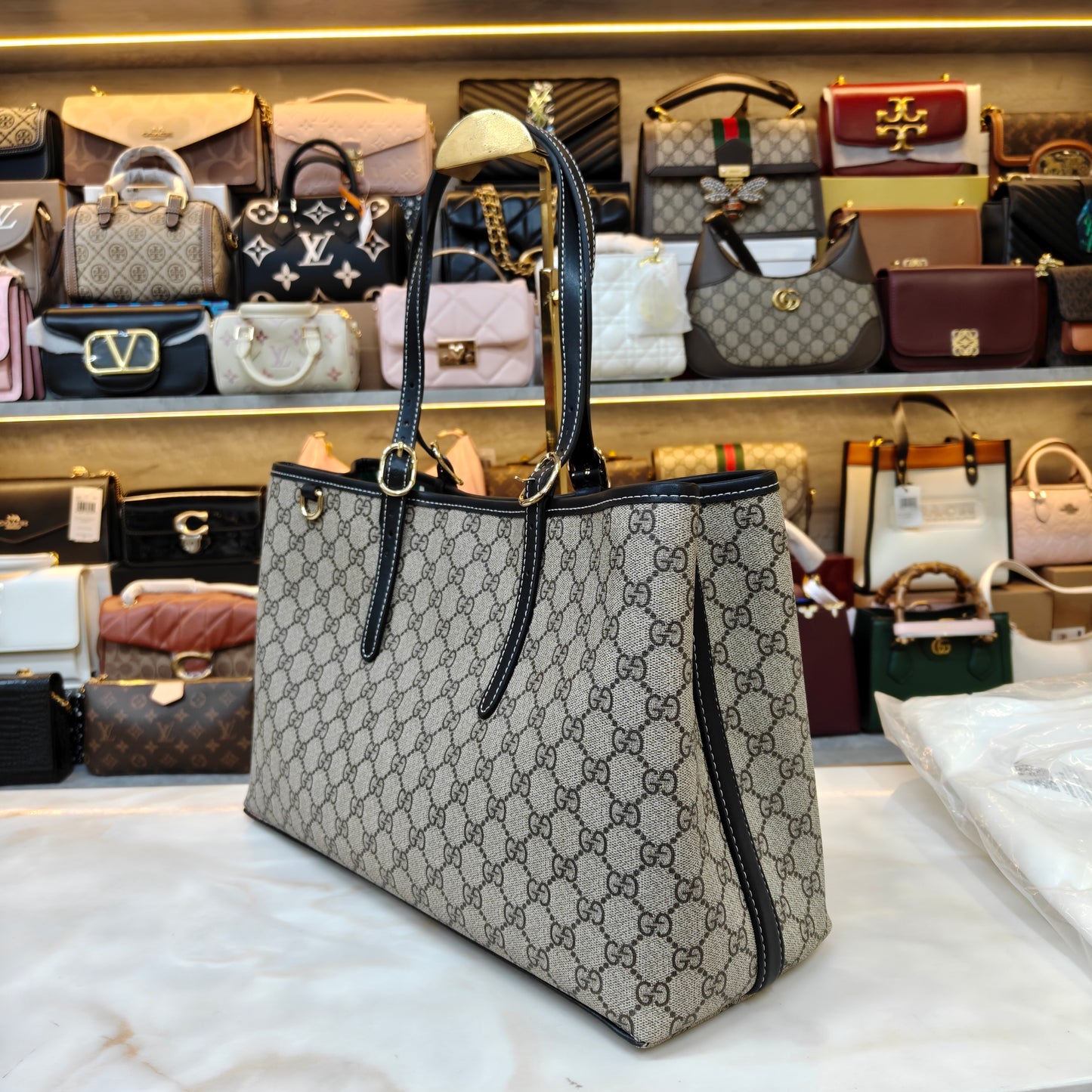 GG Emblem Tote (Ultra Premium) - Black Handle