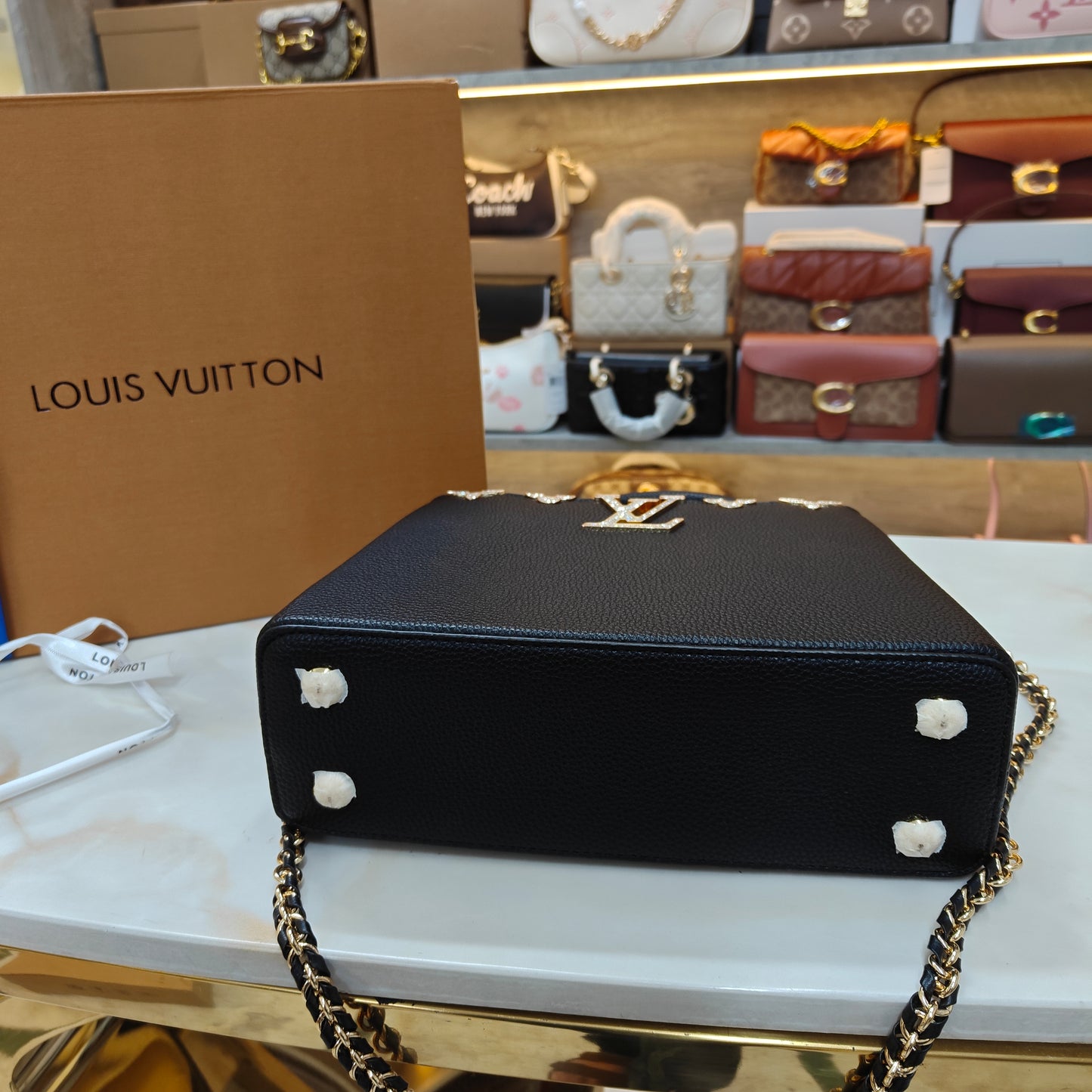 LV Cappuccine - Black (Ultra Premium)