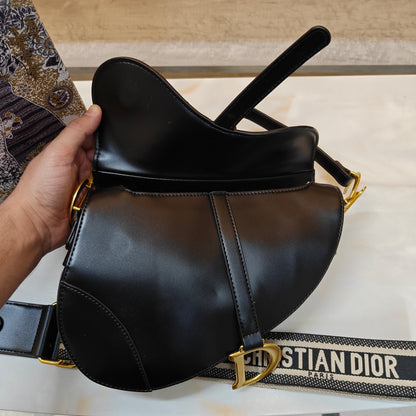 CD - Saddle (Plain Black)
