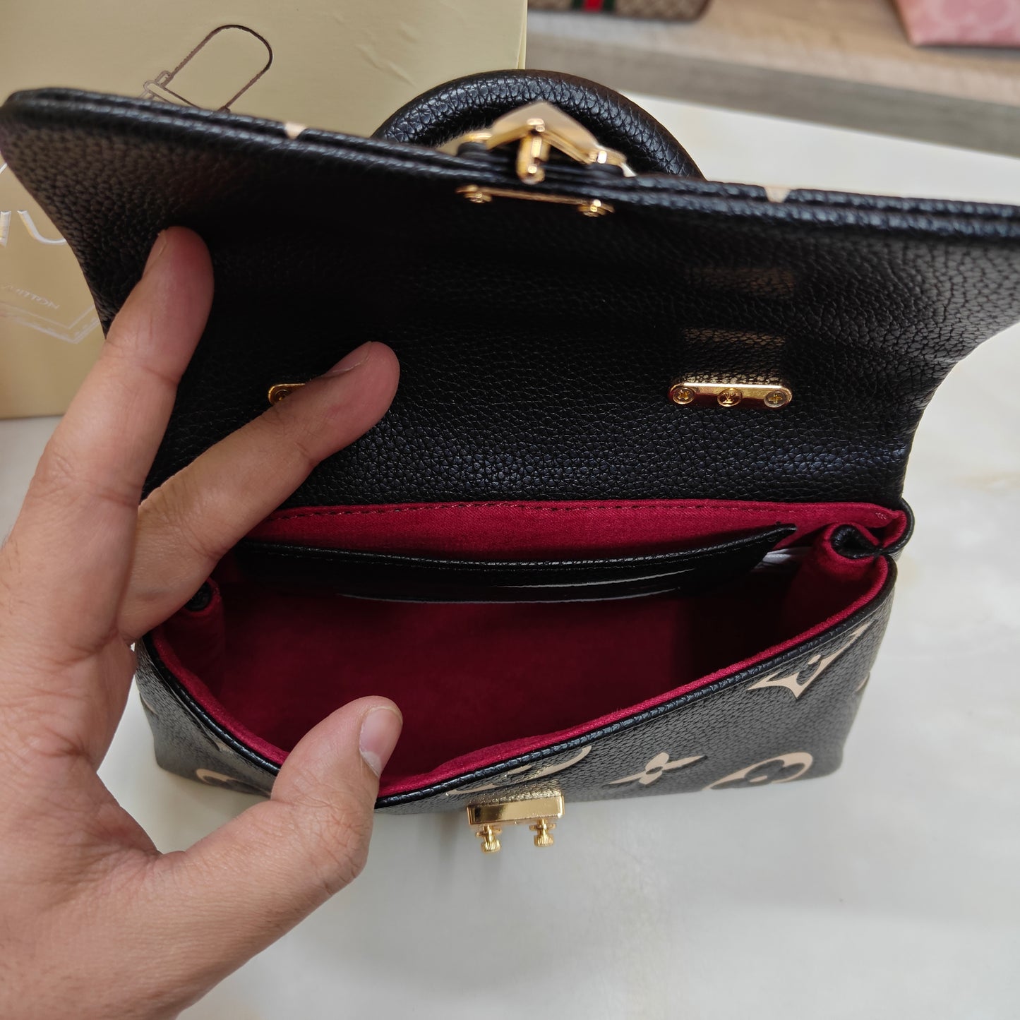 LV Nano - Black (Ultra Premium)