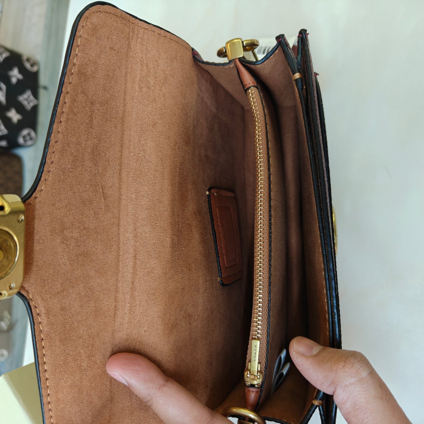 CH Tabby 20 - Wine (Ultra Premium)