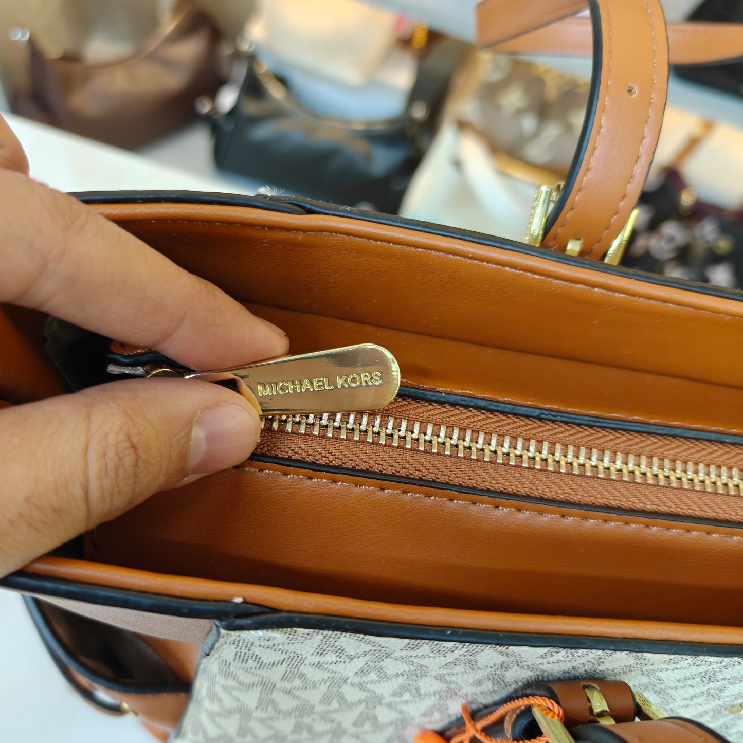 MK99 3 Partition Tote Bag - White Tan Colour