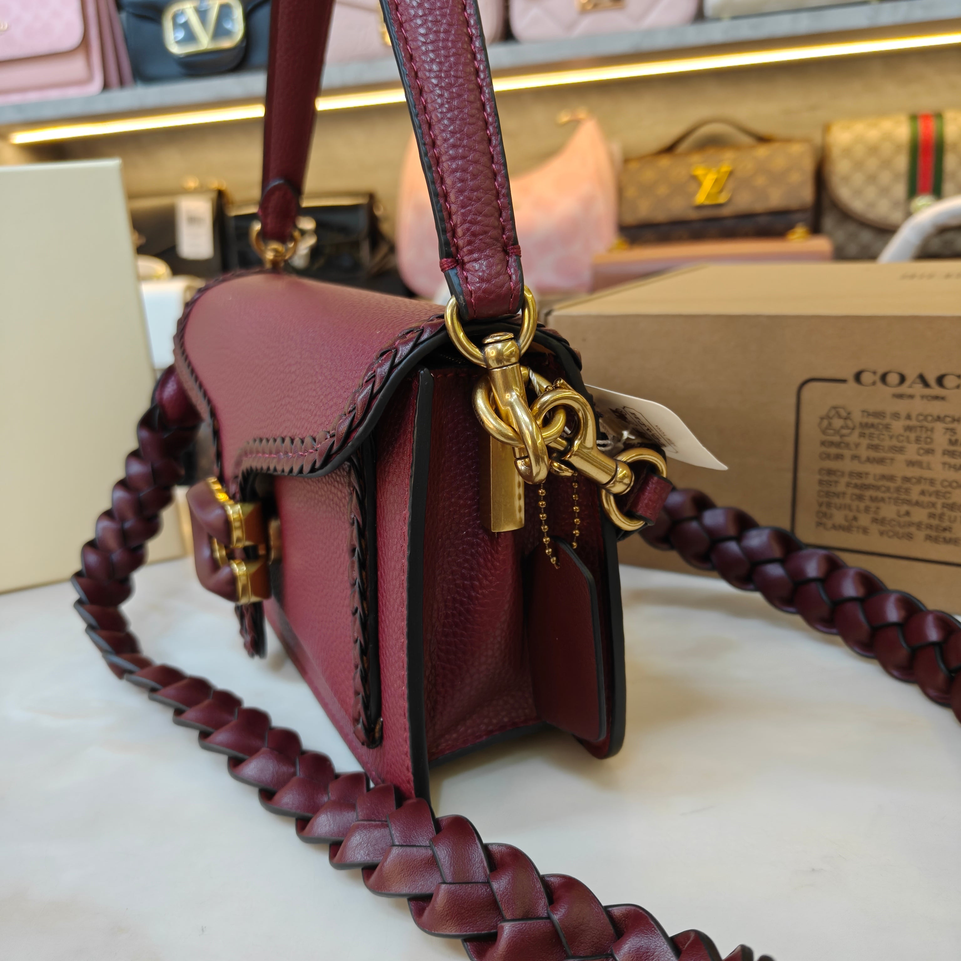 Coach tabby shoulder bagワイン色 TABBY SHOULDER BAG 26 Limited Edition - Ultra Premium Wine